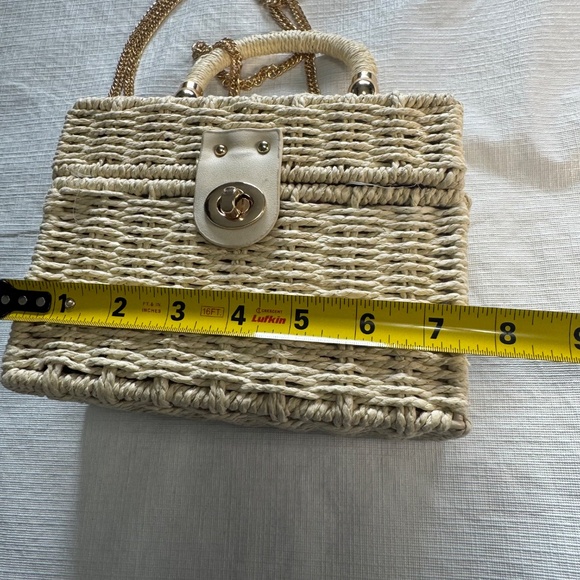 Chic Woven Cream Crossbody Bag - Picture 5 of 9